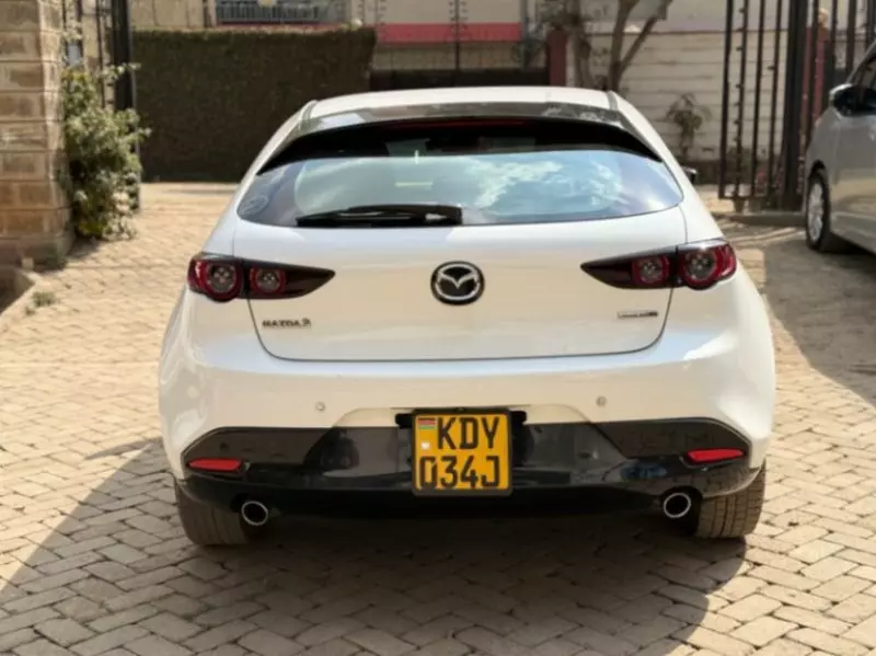 Mazda 3   - 2019