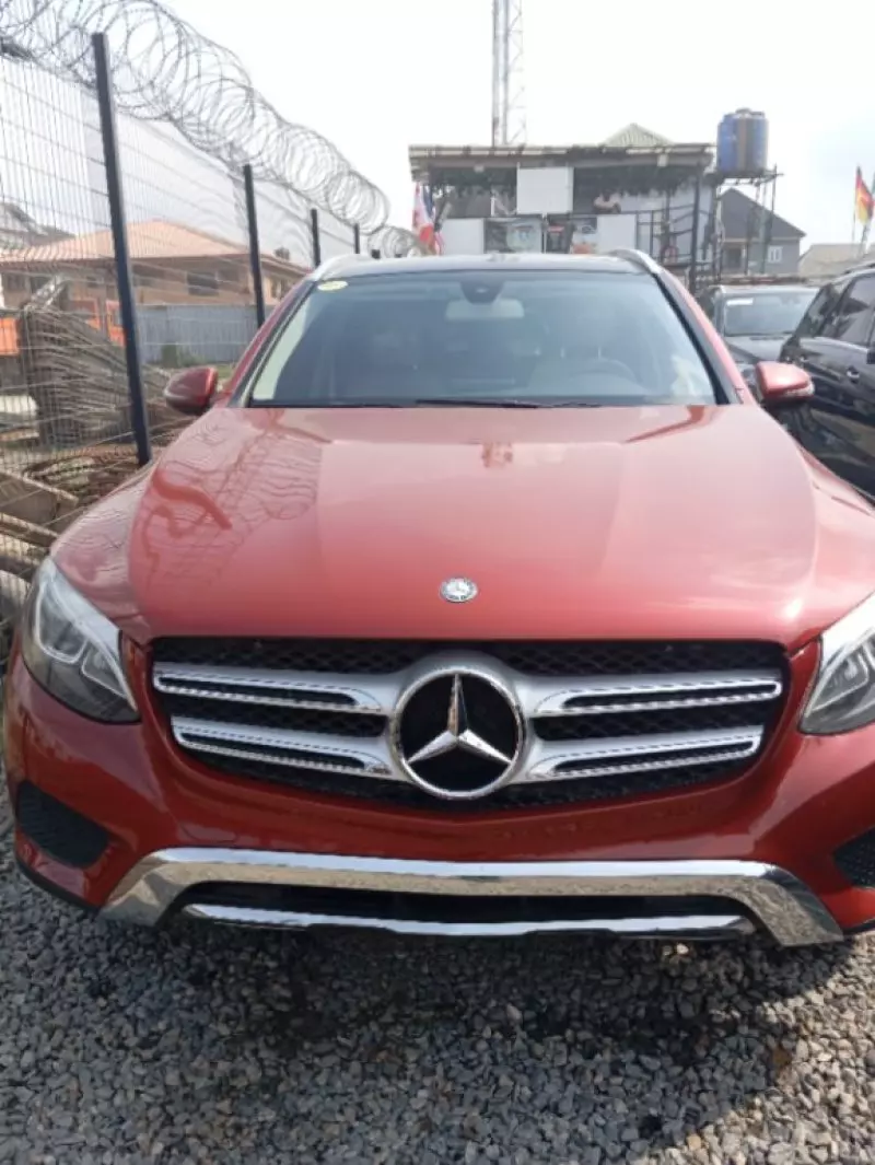 Mercedes-Benz GLC 300   - 2017