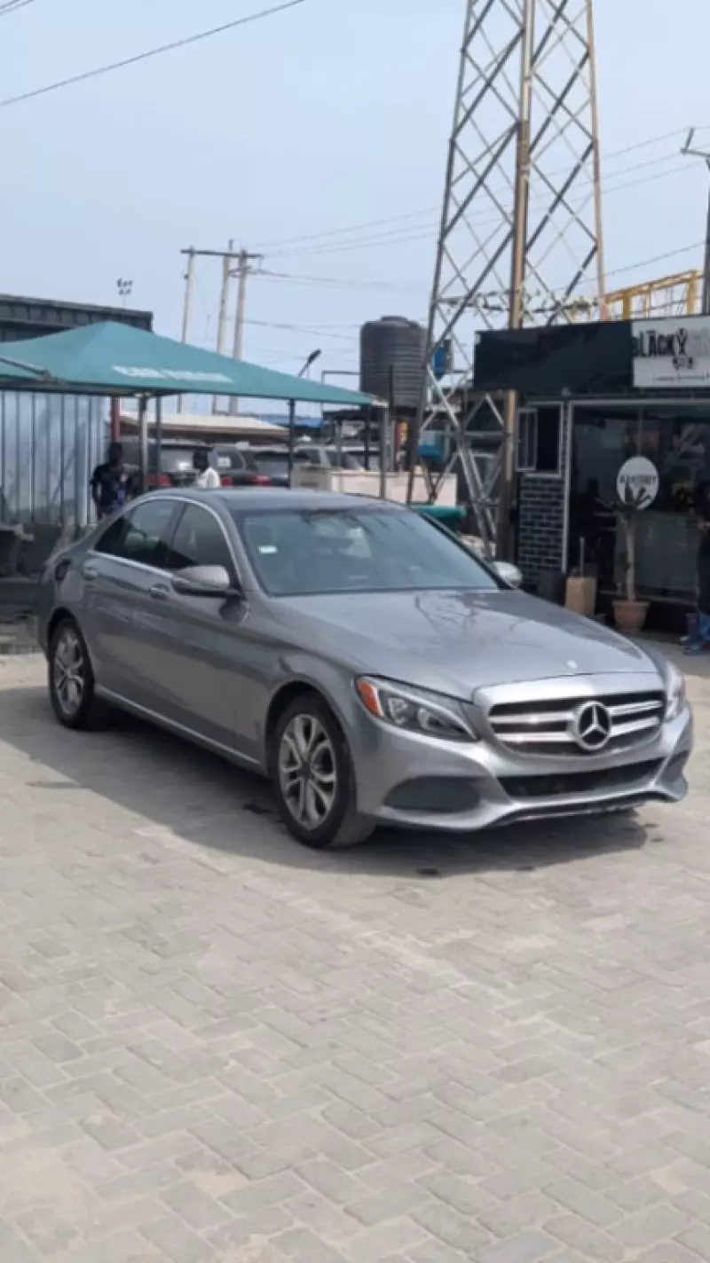 Mercedes-Benz C 300   - 2010