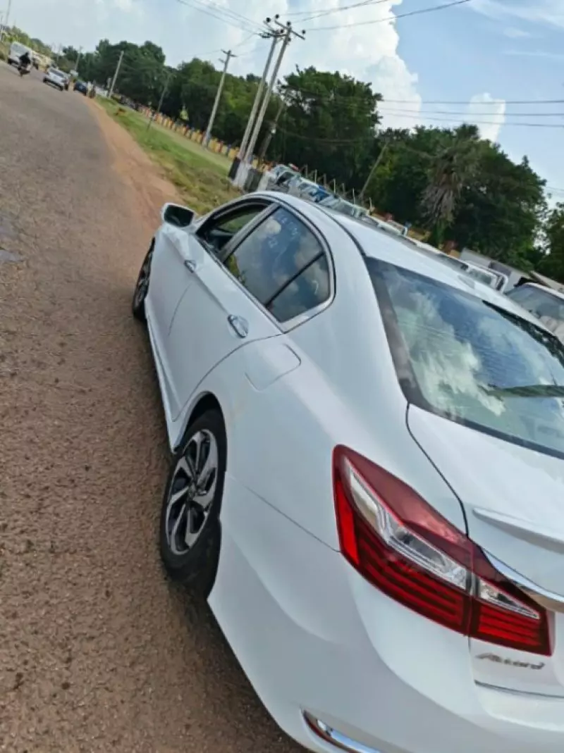 Honda Accord - 2017
