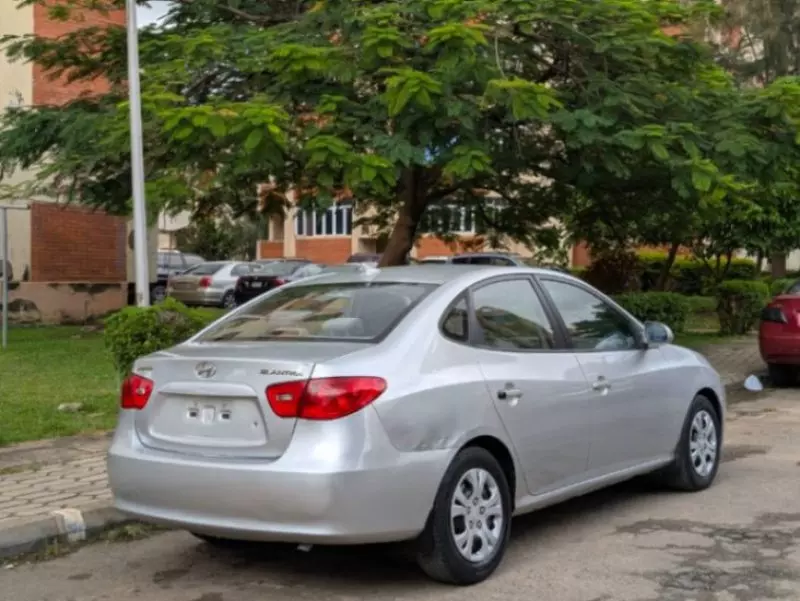 Hyundai Elantra - 2009