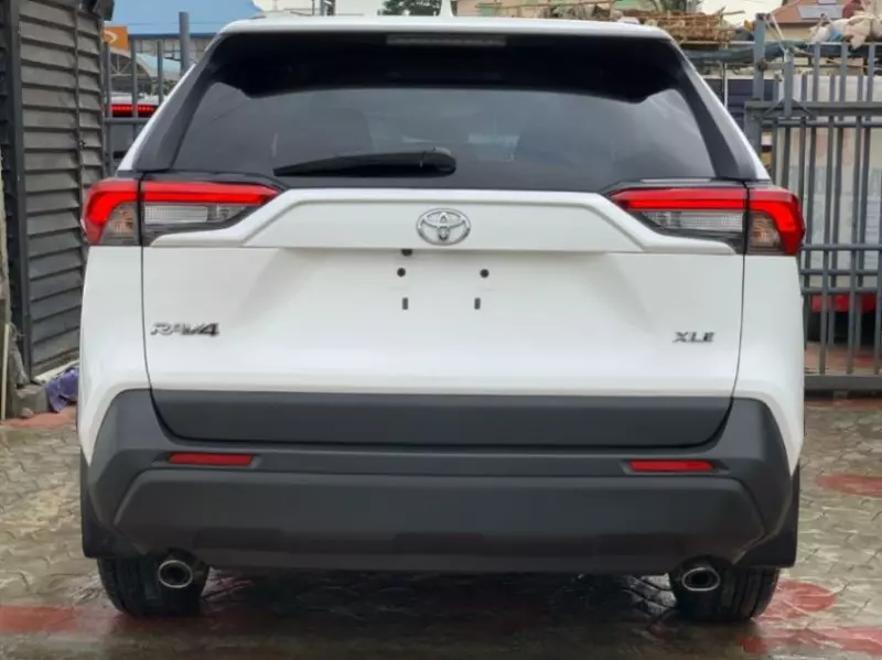 Toyota RAV 4   - 2021