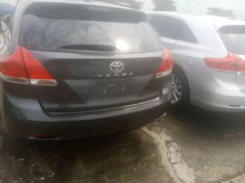 Toyota Venza   - 2010