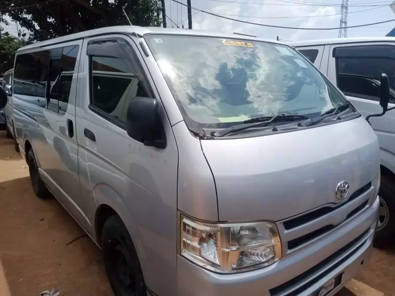 Toyota Hiace   - 2014