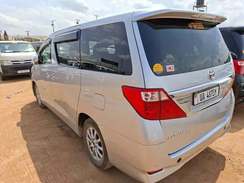 Toyota Alphard   - 2012