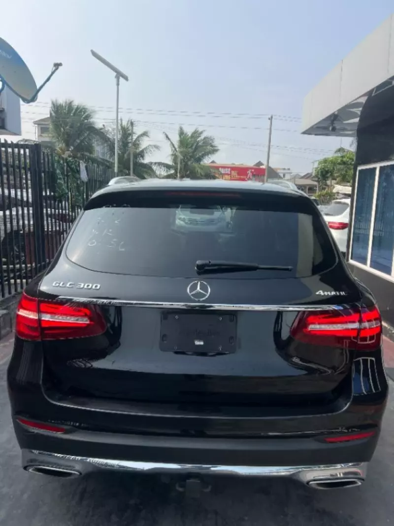 Mercedes-Benz GLC 300   - 2019