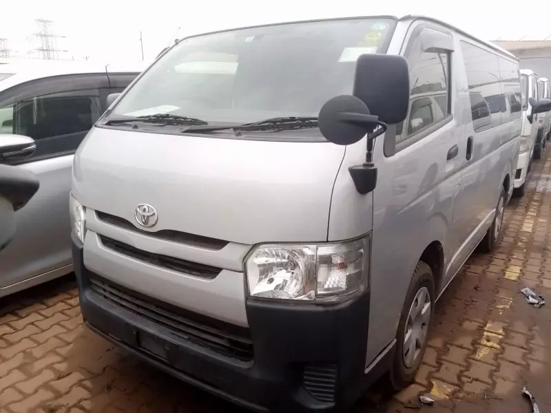 Toyota Hiace   - 2017
