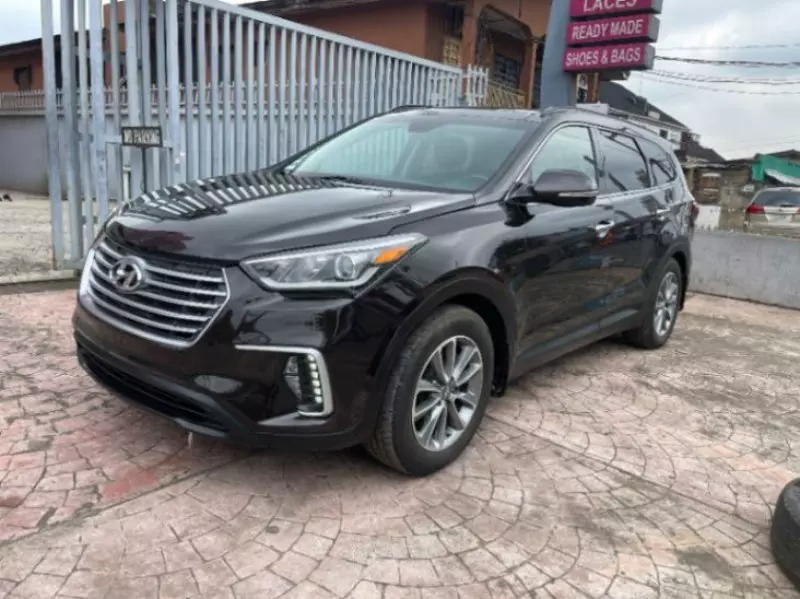 Hyundai Santa Fe   - 2017