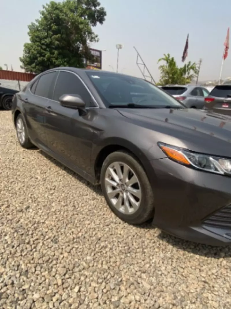 TOYOTA Camry - 2018