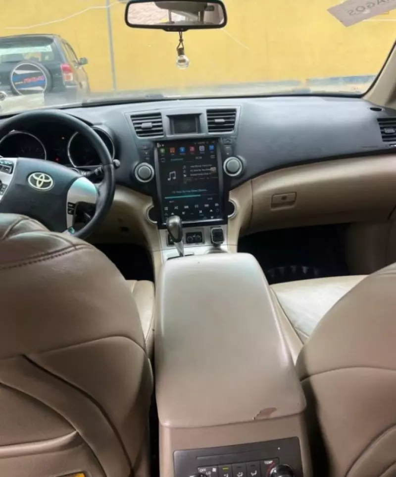 TOYOTA Highlander - 2012
