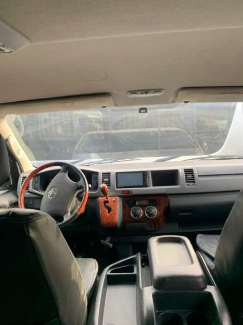 Toyota Hiace   - 2014