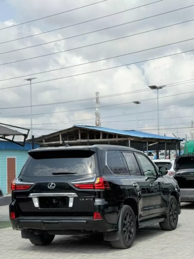 Lexus LX   - 2017