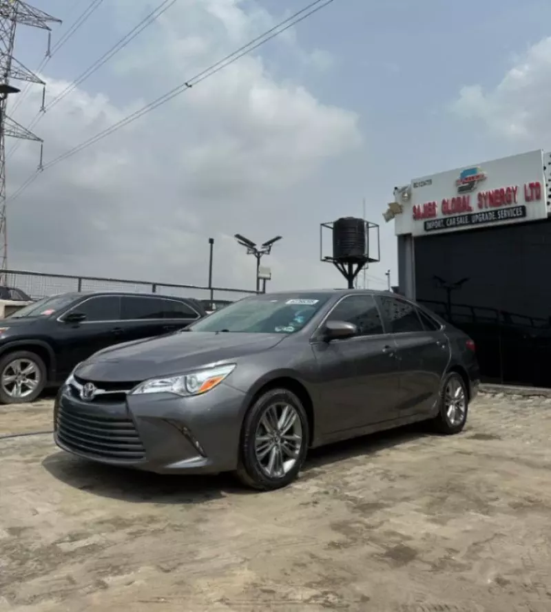 Toyota Camry - 2015
