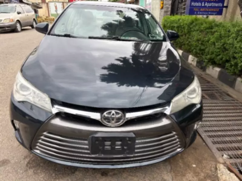 Toyota Camry   - 2016