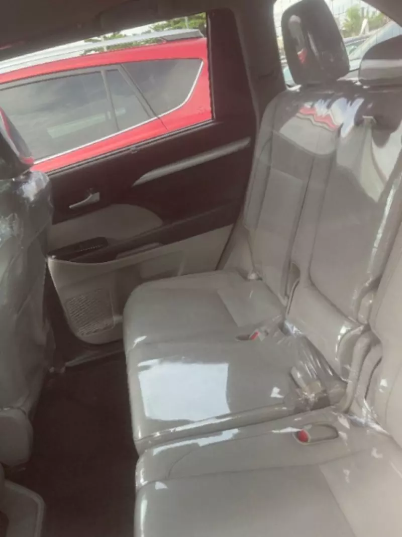 Toyota Highlander   - 2014