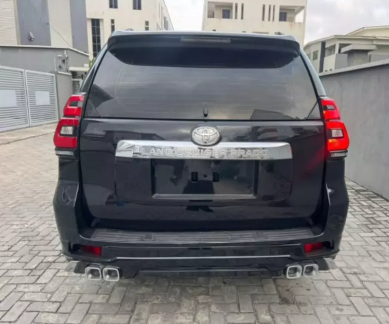 Toyota Landcruiser Prado   - 2017