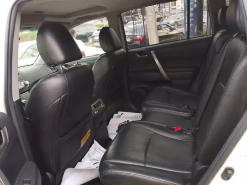 Toyota Highlander   - 2013