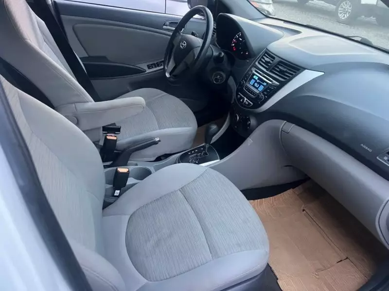 Hyundai Accent   - 2015