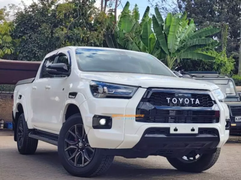 TOYOTA Hilux   - 2022