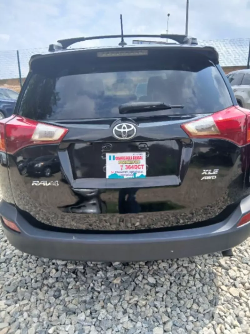 Toyota RAV4   - 2015