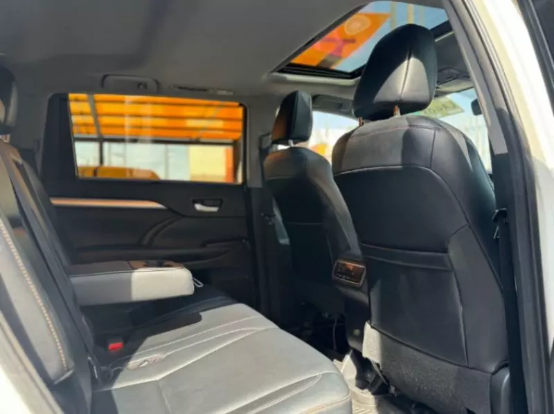 TOYOTA Highlander   - 2017