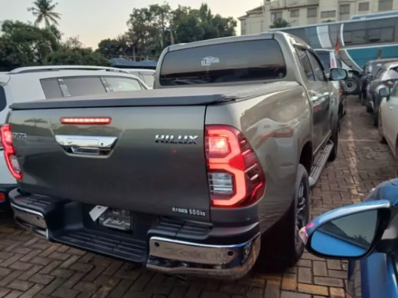 Toyota Hilux   - 2020