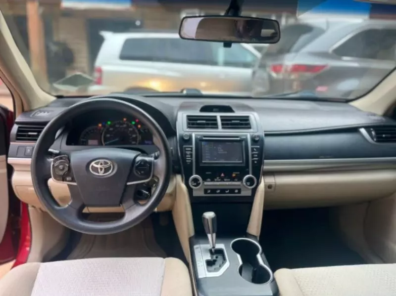 Toyota Camry   - 2012