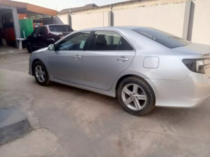 Toyota Camry   - 2013