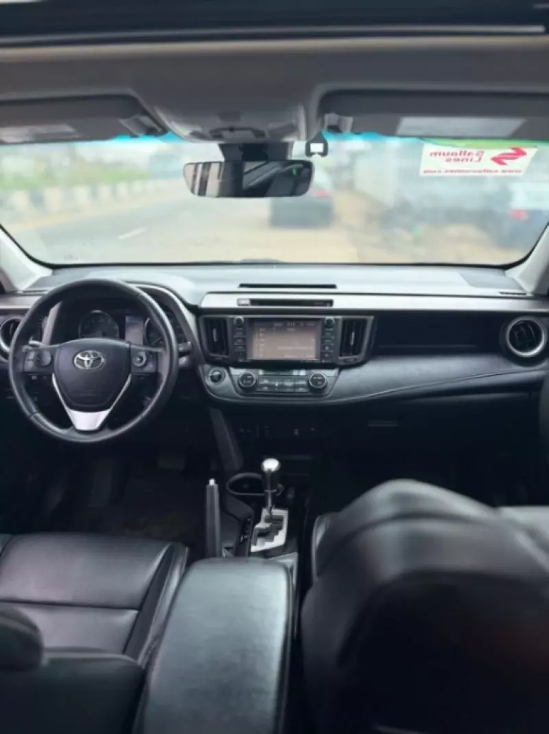 Toyota RAV 4   - 2018