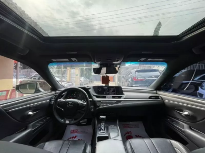 Lexus ES 350   - 2019