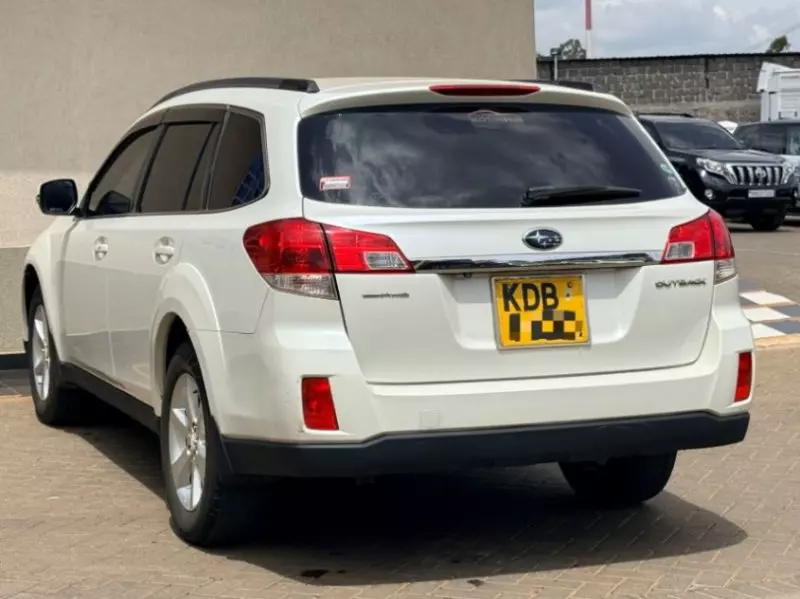 Subaru Outback   - 2013