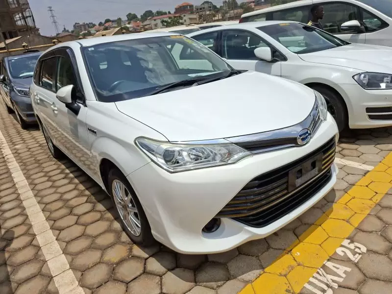 Toyota Fielder hybrid    - 2017