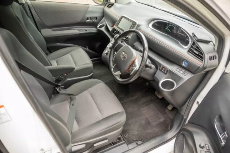 Toyota Sienta   - 2019