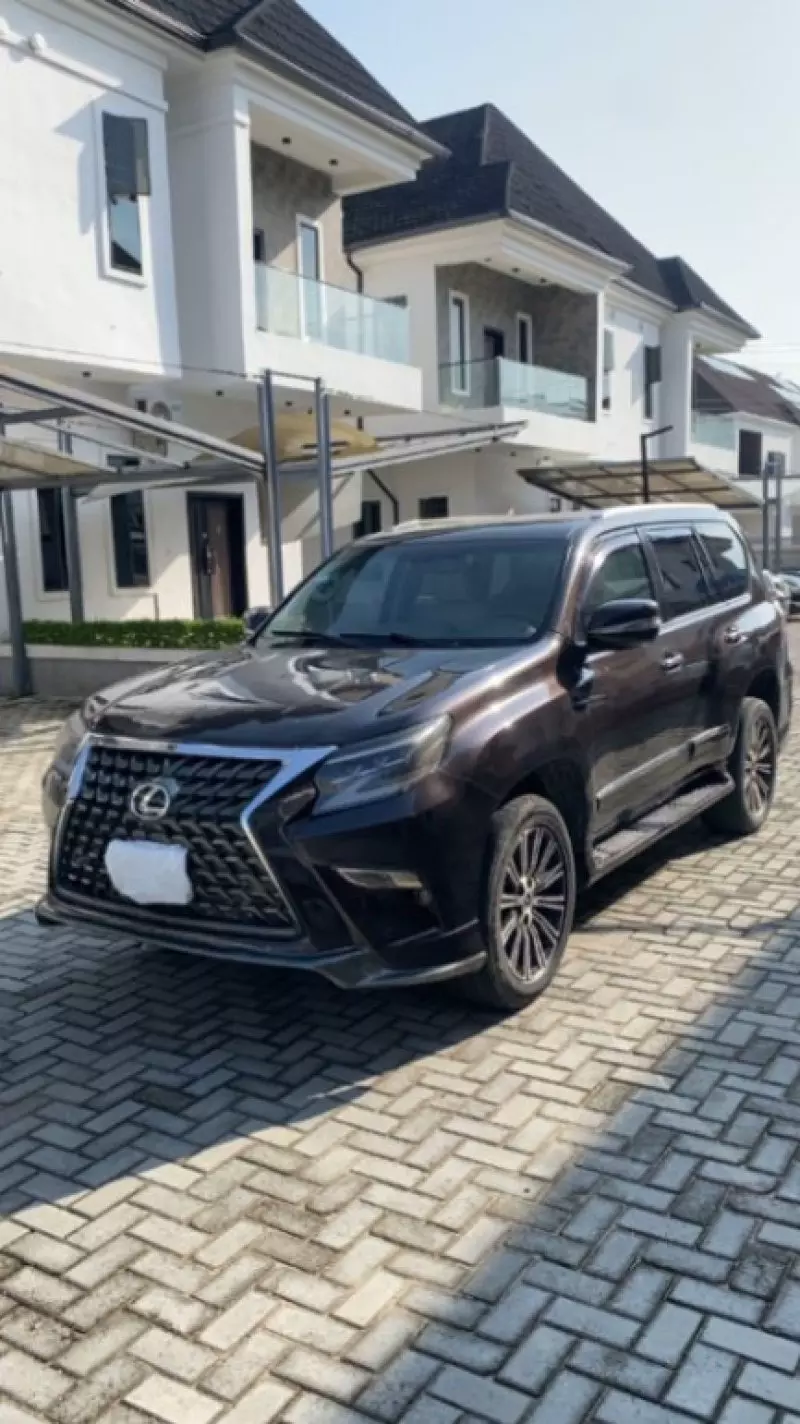 Lexus GX 460   - 2012