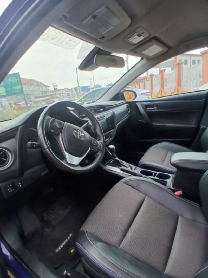 TOYOTA Corolla   - 2018