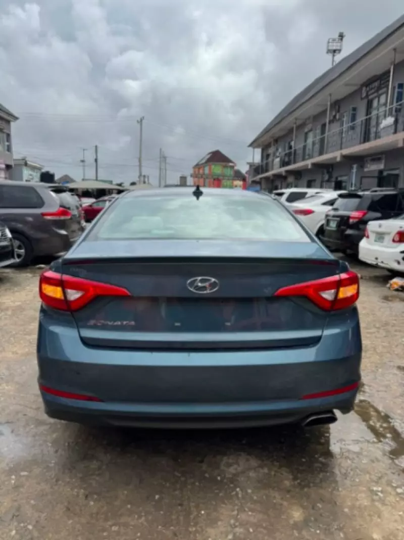 Hyundai Sonata   - 2015