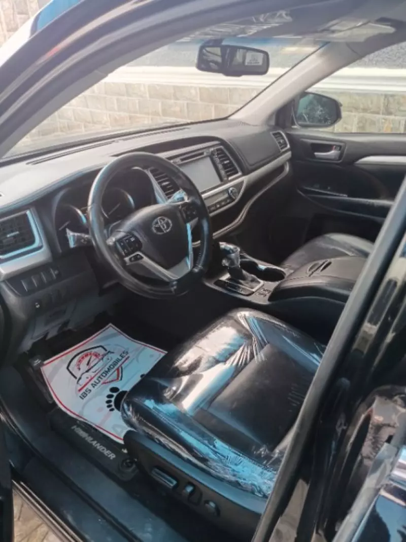 Toyota Highlander   - 2015