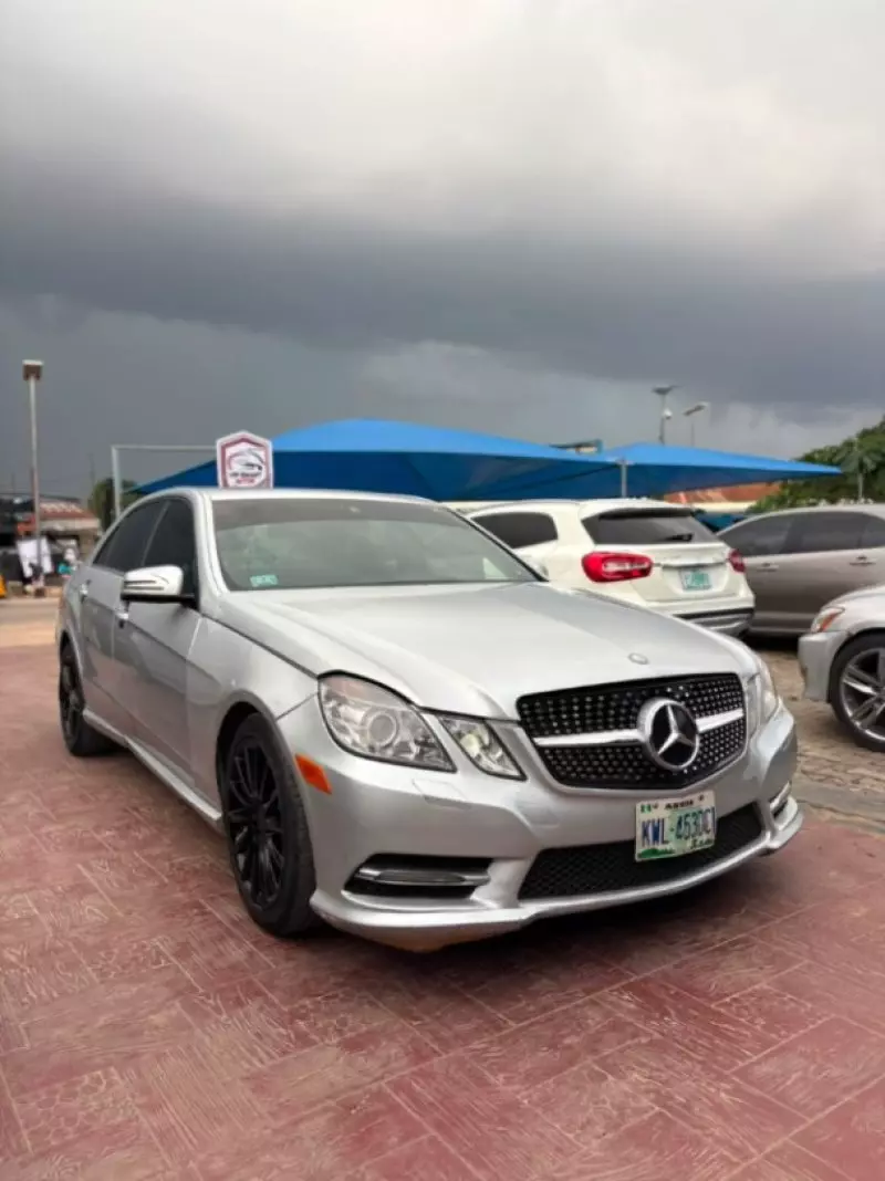 Mercedes-Benz E-Class   - 2010