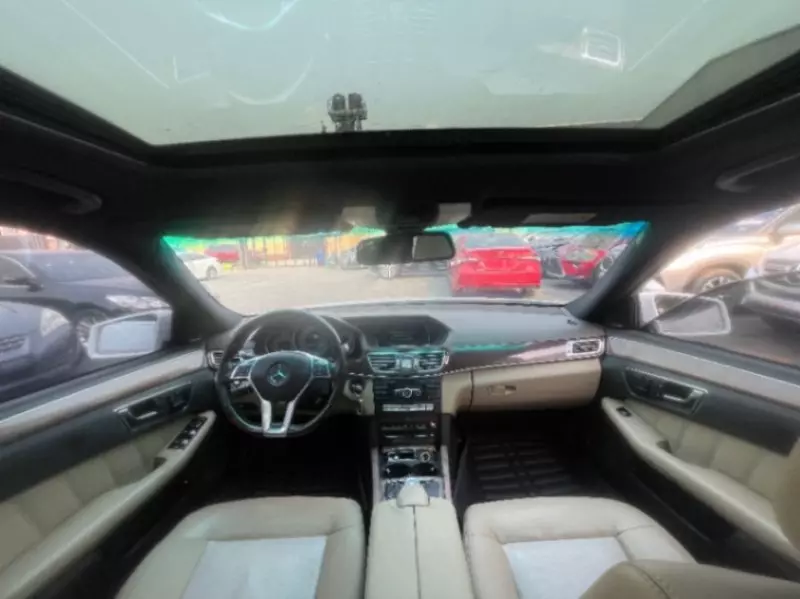 Mercedes-Benz E350   - 2010