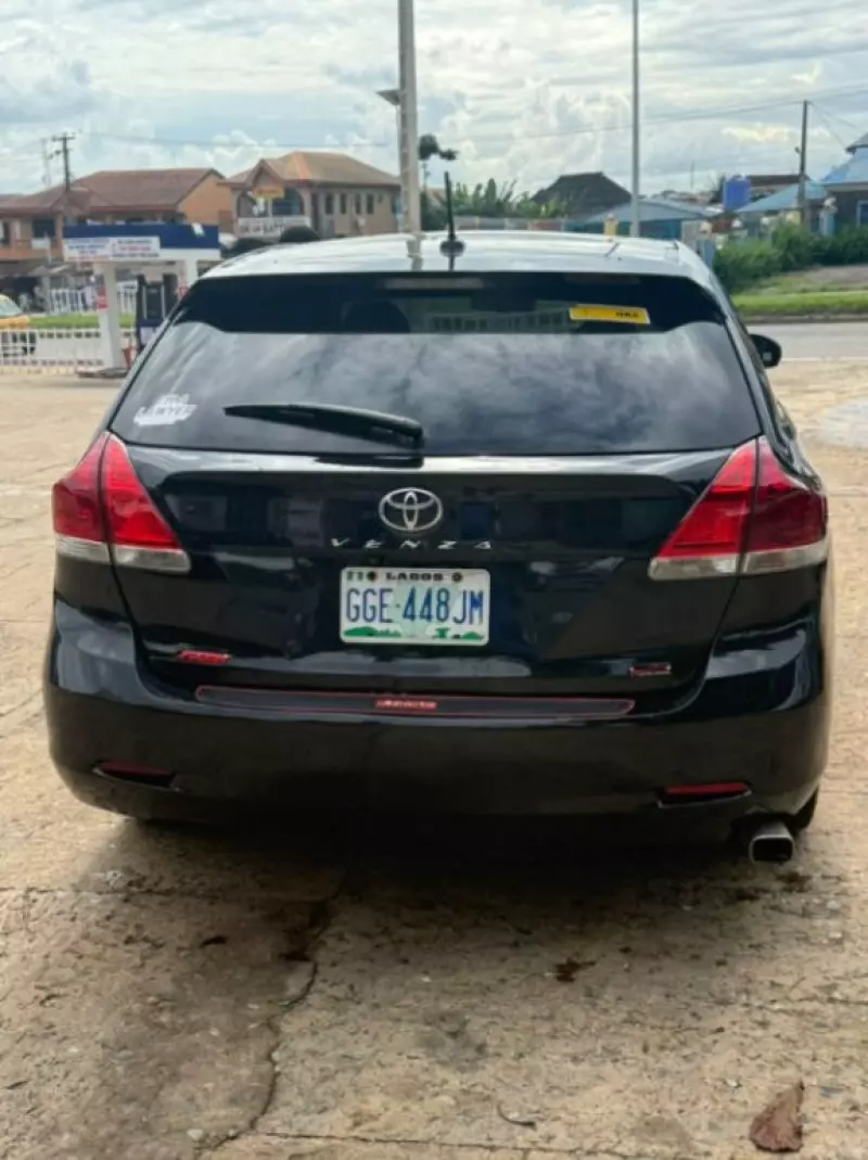TOYOTA Venza - 2011