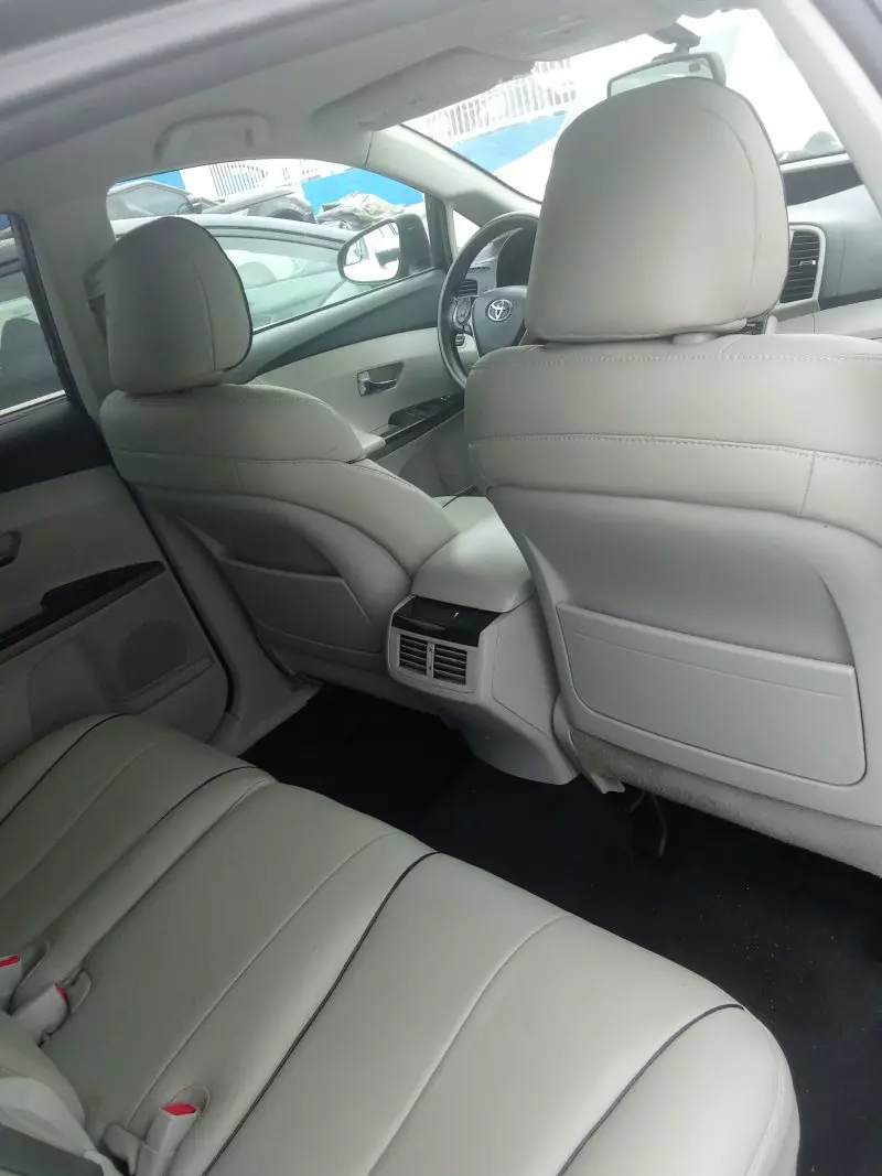Toyota Venza   - 2014