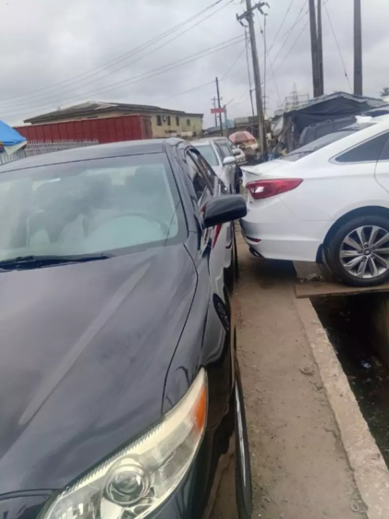 TOYOTA Camry   - 2010