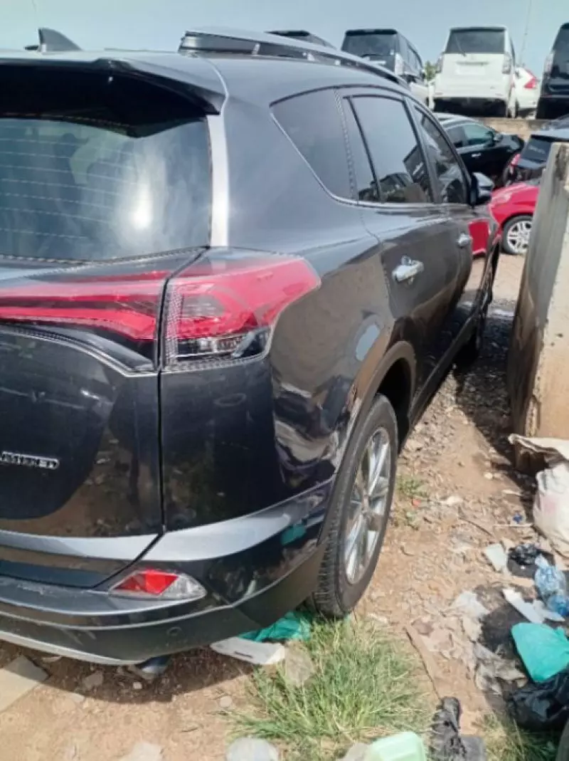 Toyota RAV 4   - 2021