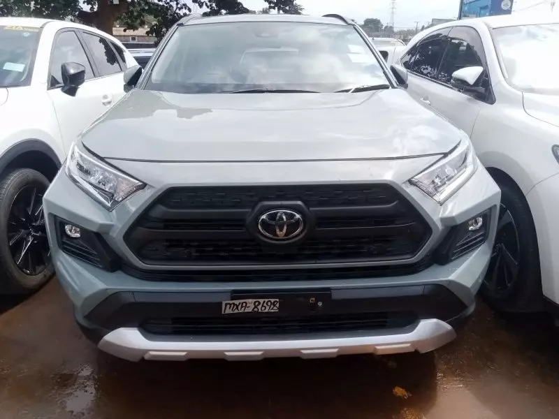 Toyota RAV 4   - 2023