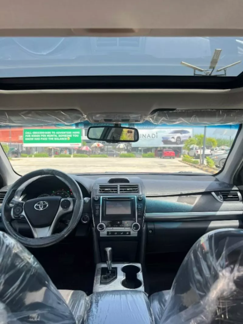 Toyota Camry   - 2012