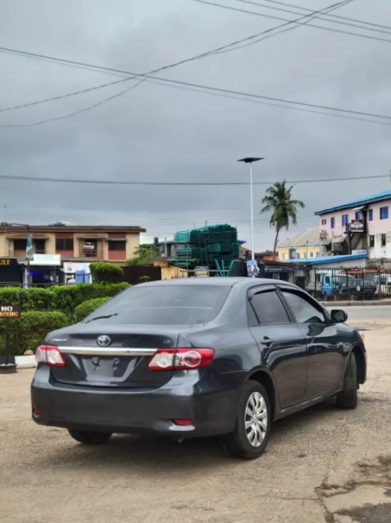TOYOTA Corolla   - 2012