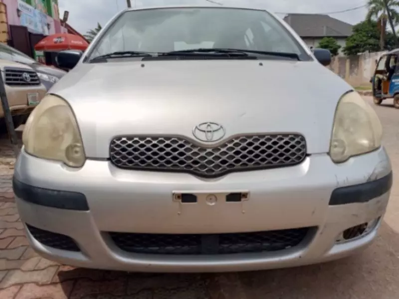 Toyota yaris   - 2003