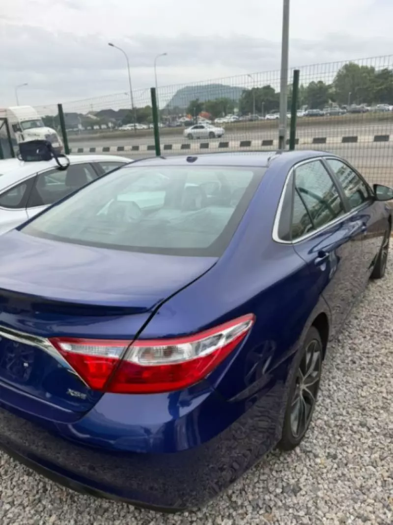 TOYOTA camry   - 2015