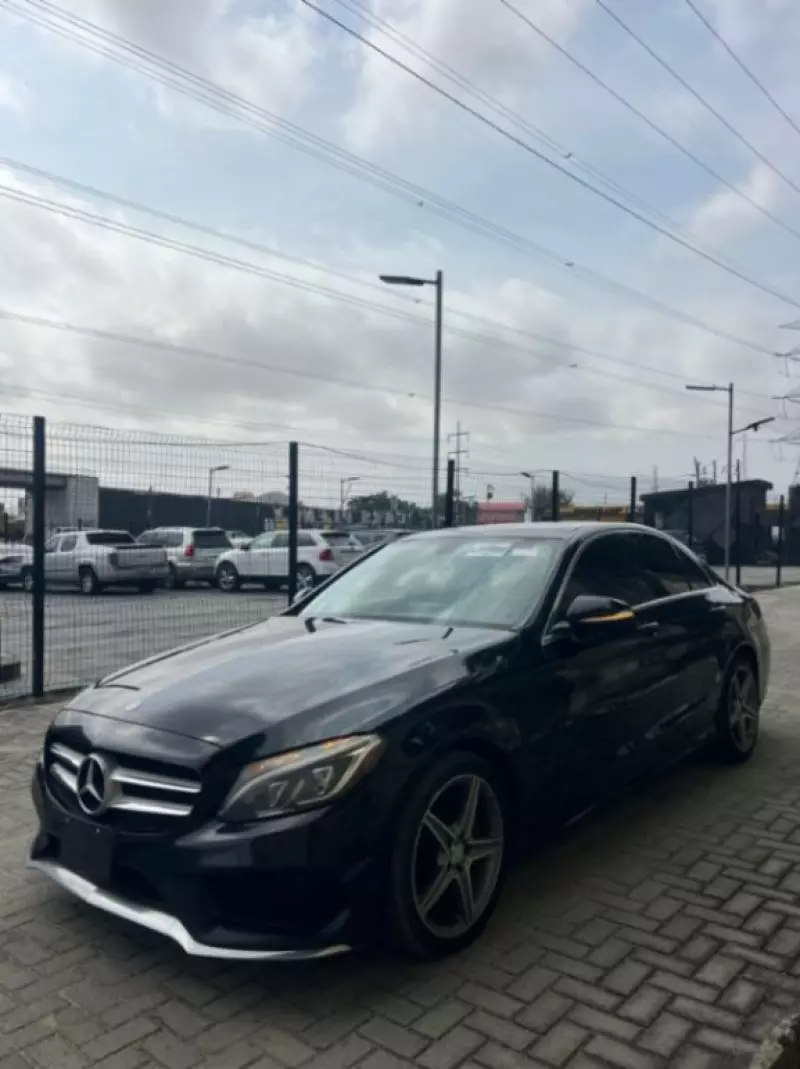 Mercedes-Benz C 300   - 2015