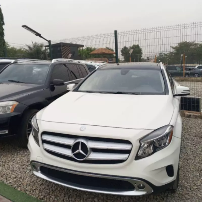Mercedes-Benz GLA 250 - 2015